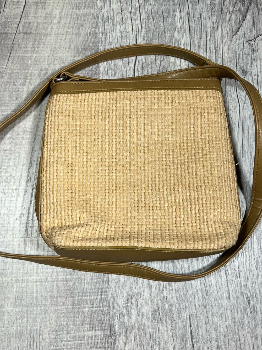 Vintage FOSSIL Woven Straw Raffia Crossbody Bag Tan Leather Trim Boho Y2K